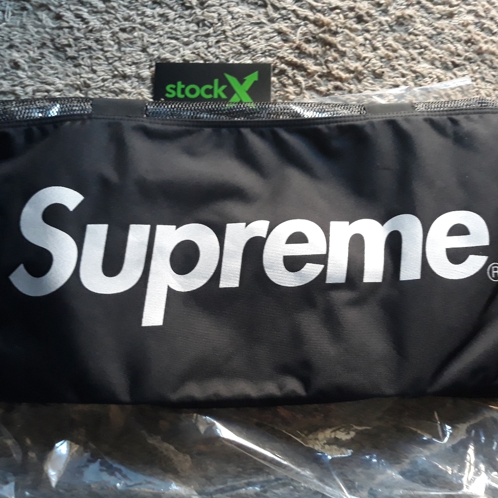 NEW Supreme Duffel bag